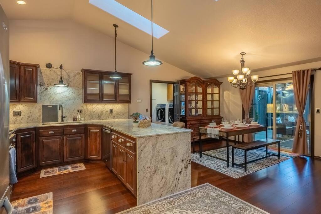 Comfy 4B/2B Home Near Dunes & Ocean! Pet Friendly! Флоренс Экстерьер фото