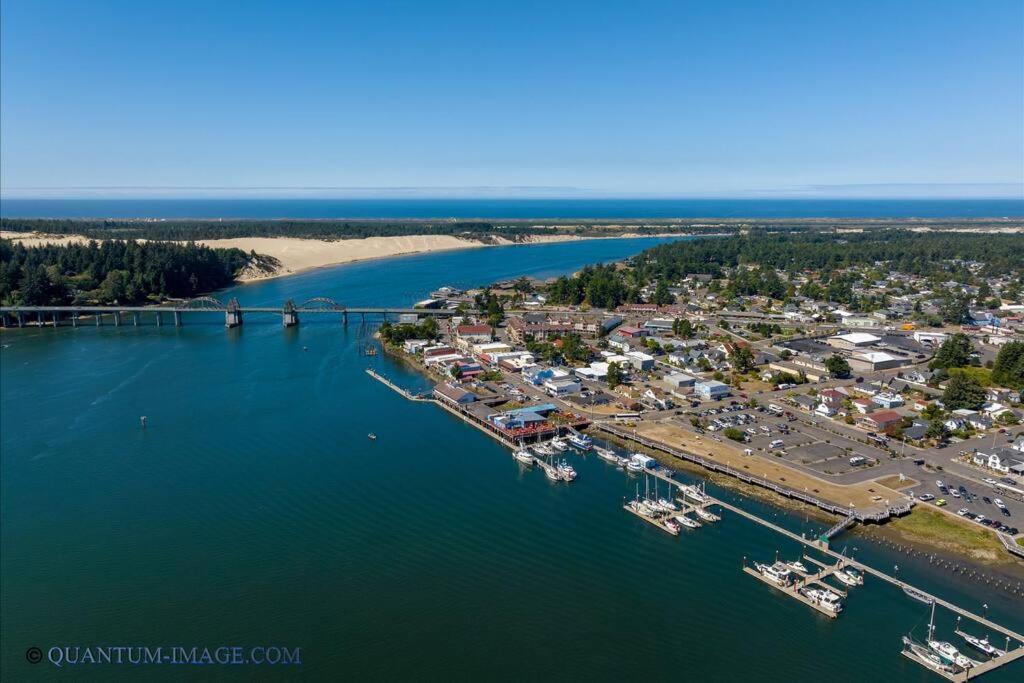Comfy 4B/2B Home Near Dunes & Ocean! Pet Friendly! Флоренс Экстерьер фото